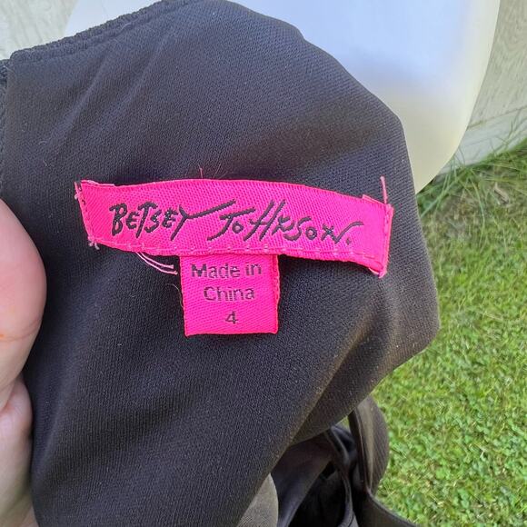 Betsey Johnson Black Cutout Textured Fit & Flare Dress Size 4 Pre-Lovedxd - Picture 6 of 10